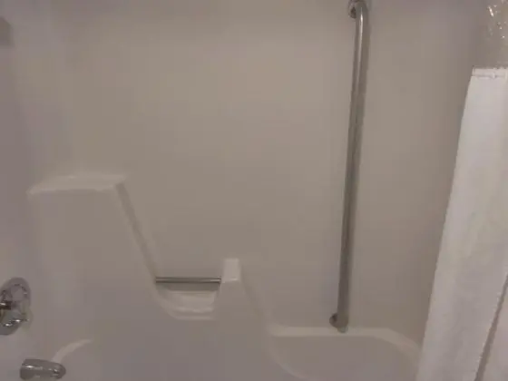 Oda, 2 Büyük (Queen) Boy Yatak, Sigara İçilmez (Accessible)