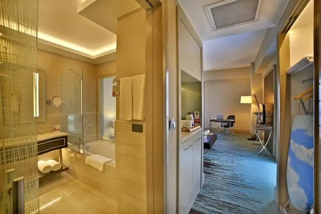 Standart Oda, Şehir Manzaralı