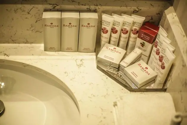 Standart Oda, Kara Manzaralı