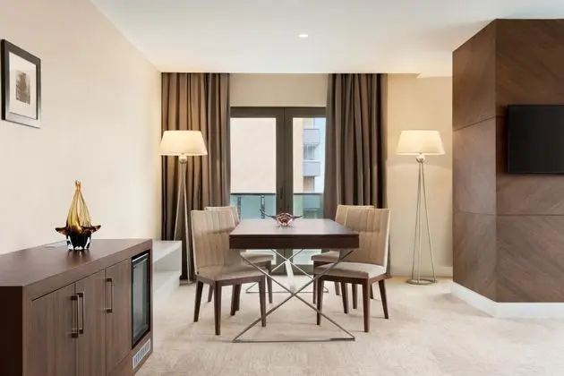 Suite, Şehir Manzaralı