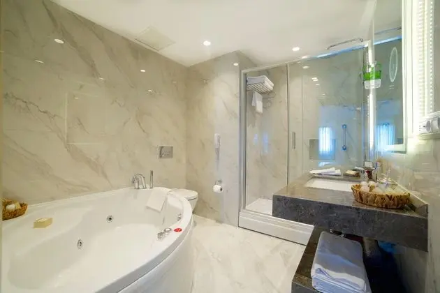 1King Yataklı Suite Oda