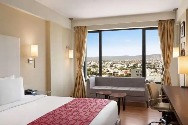 Club Oda, 1 En Büyük (King) Boy Yatak, Sigara İçilmez, Şehir Manzaralı