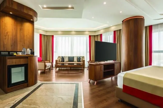 Suite, Kara Manzaralı