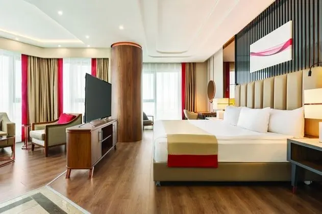 Suite, Kara Manzaralı