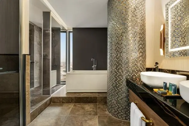 Suite, Kara Manzaralı