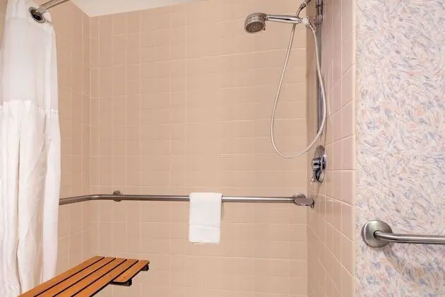 Oda, 1 Çift Kişilik Yatak, Engellilere Uygun, Sigara İçilmez