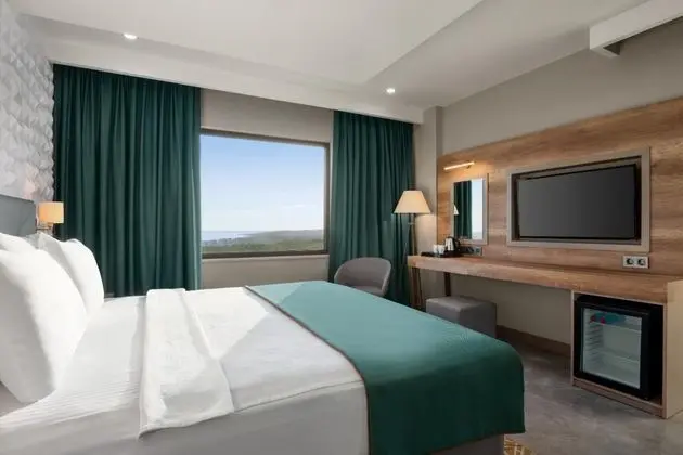 Corner Suite, Vadi veya Bahçe Manzaralı, Balkonlu