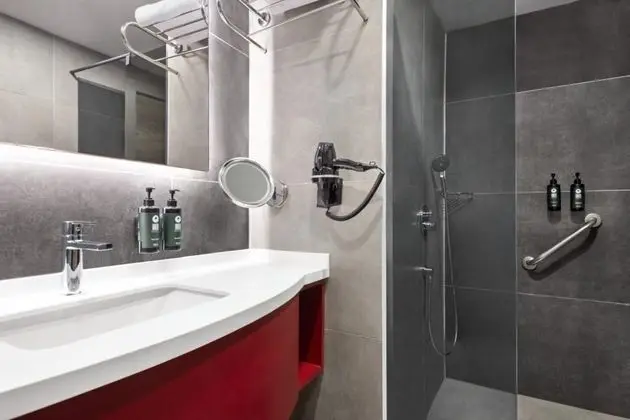 Corner Suite, Vadi veya Bahçe Manzaralı, Balkonlu