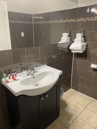Oda, 2 Büyük (Queen) Boy Yatak, Engellilere Uygun, Sigara İçilmez (Mobility Accessible)