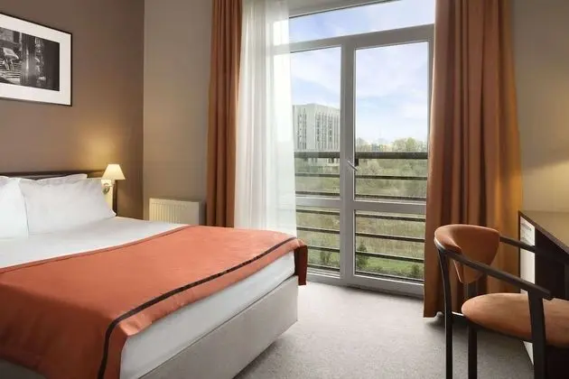 Standard Oda, 1 Büyük (Queen) Boy Yatak