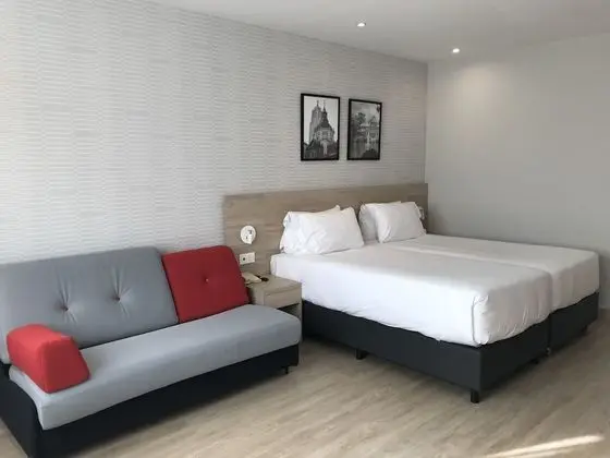 Family Oda, 2 Tek Kişilik Yatak, Sigara İçilmez