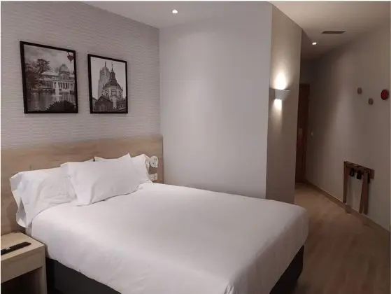 Oda, 2 Tek Kişilik Yatak, Sigara İçilmez