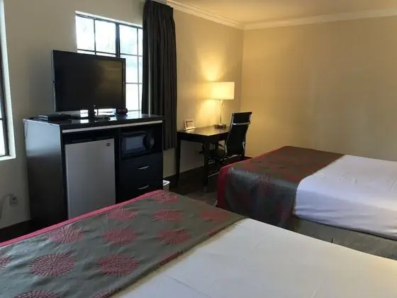 Oda, 2 Büyük (Queen) Boy Yatak, Sigara İçilmez