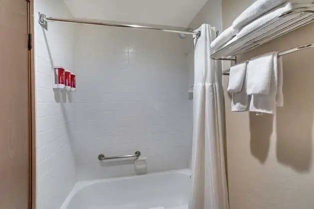 Standard Oda, 2 Büyük (Queen) Boy Yatak, Sigara İçilmez, Buzdolabı ve Mikrodalga (Pet Friendly)