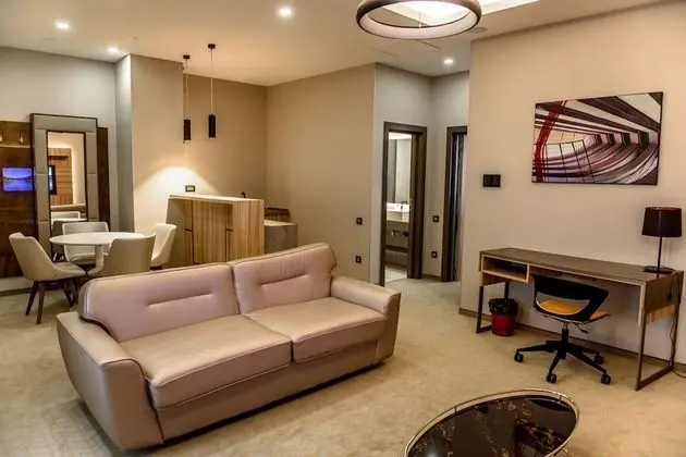 Süit, 1 En Büyük (King) Boy Yatak, Sigara İçilmez