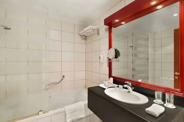 Oda, 1 En Büyük (King) Boy Yatak, Sigara İçilmez, Şehir Manzaralı