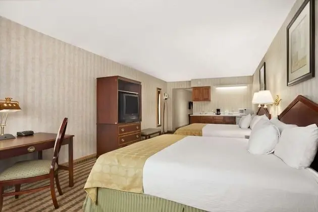 Suite, 2 Queen Beds Non Smoking