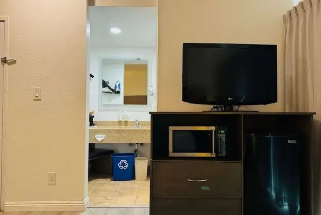 Oda, 1 En Büyük (King) Boy Yatak, Sigara İçilmez, Balkon