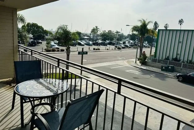 Oda, 1 En Büyük (King) Boy Yatak, Sigara İçilmez, Balkon