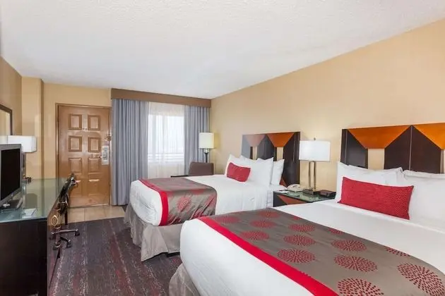 Oda, 2 Çift Kişilik Yatak, Sigara İçilmez, Koy Manzaralı (Mid Floor)