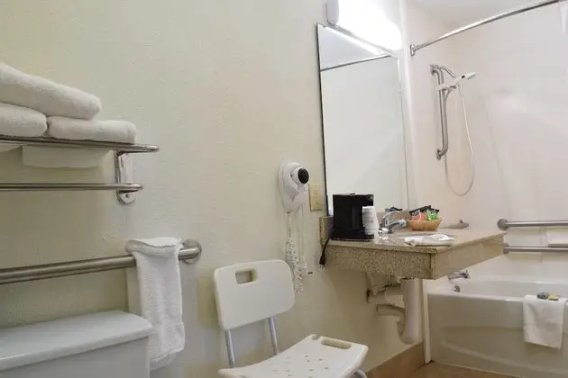 Oda, 2 Çift Kişilik Yatak, Engellilere Uygun, Sigara İçilmez (Mobility)