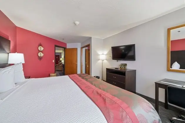 Süit, 2 Yatak Odası, Sigara İçilmez (1 King Bed and 2 Queen Beds)