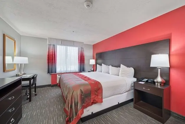 Süit, 2 Yatak Odası, Sigara İçilmez (1 King Bed and 2 Queen Beds)