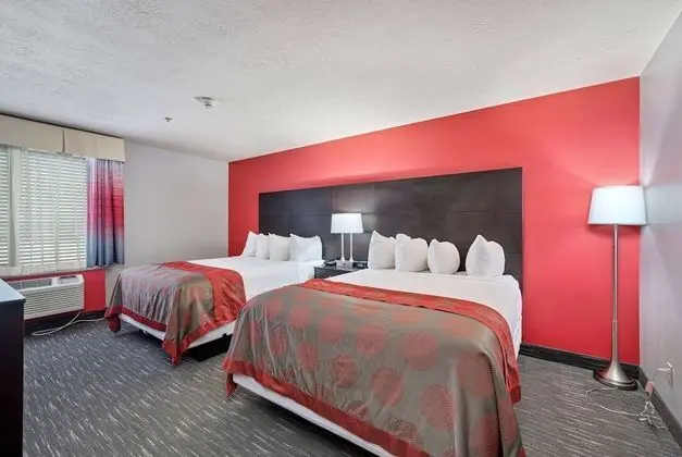 Süit, 2 Yatak Odası, Sigara İçilmez (1 King Bed and 2 Queen Beds)