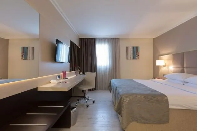 Business Oda, 1 En Büyük (King) Boy Yatak, Sigara İçilmez (Newly Refurnished)