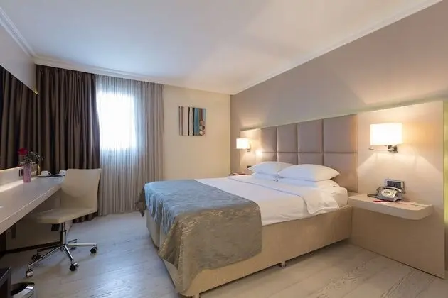 Business Oda, 1 En Büyük (King) Boy Yatak, Sigara İçilmez (Newly Refurnished)