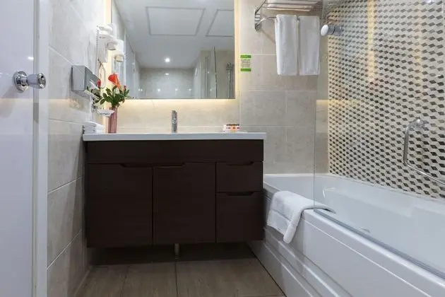 Business Oda, 1 En Büyük (King) Boy Yatak, Sigara İçilmez (Newly Refurnished)