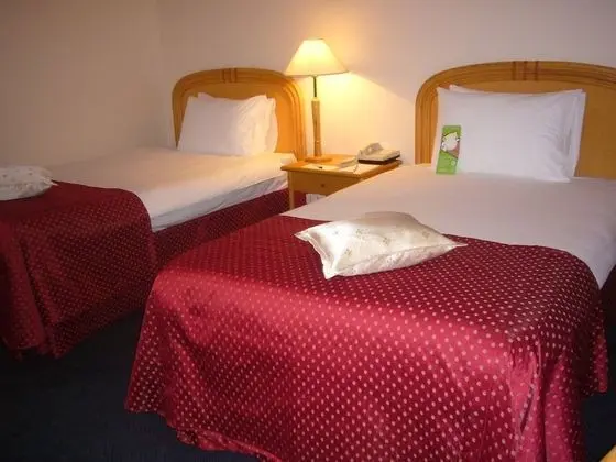 Oda, 2 Tek Kişilik Yatak, Sigara İçilmez