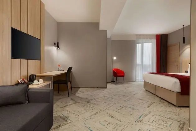 Junior Süit, 1 En Büyük (King) Boy Yatak, Sigara İçilmez