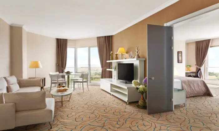 Deluxe Suite