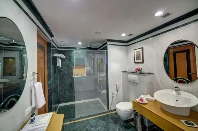 Deluxe Oda, Sigara İçilmez