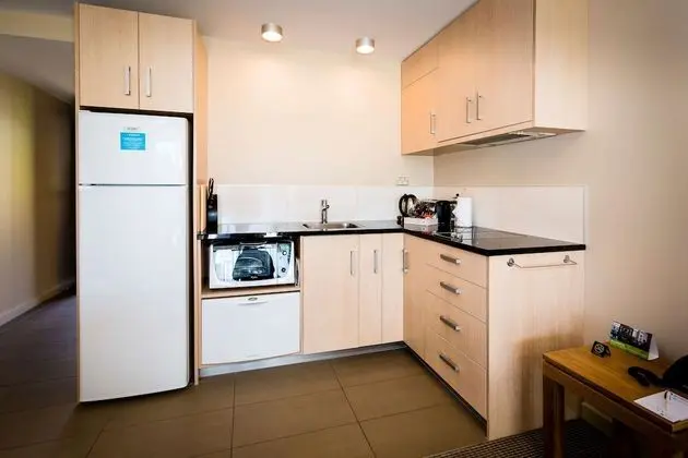 Süit, Sigara İçilmez (1 King & 2 Single Beds)