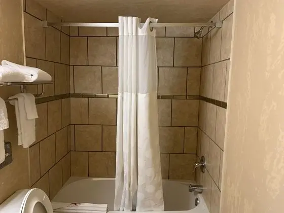 Oda, 1 En Büyük (King) Boy Yatak, Sigara İçilmez, Sıcak Su Küveti (Exterior Corridor)