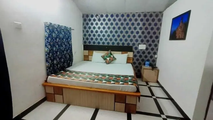 Standard Tek Büyük Yataklı Oda
