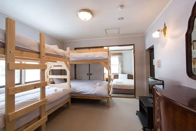 Shared 6 Bed Bunk Room [Mixed] (Ramat)