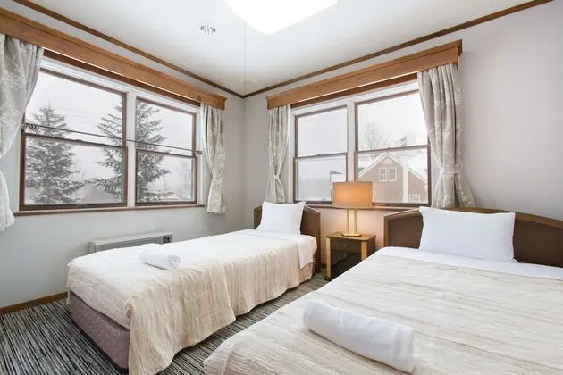 Shared 6 Bed Bunk Room [Mixed] (Ramat)