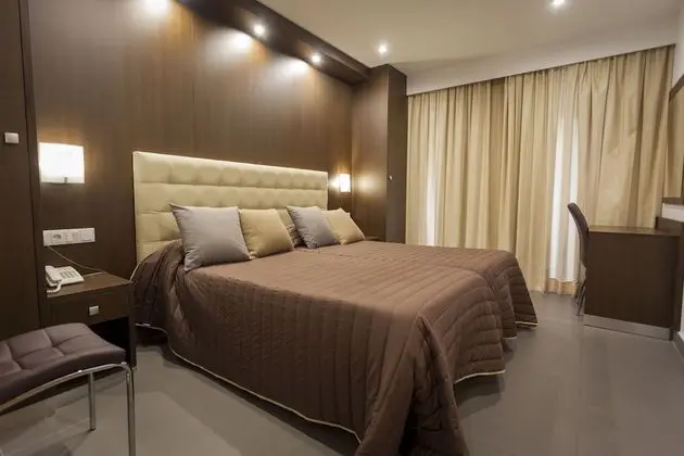 Tek Büyük veya İki Ayrı Yataklı Oda