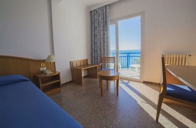 Tek Büyük veya İki Ayrı Yataklı Oda, Deniz Manzaralı