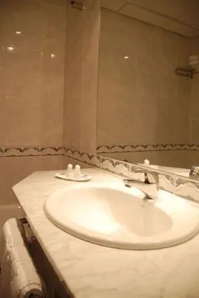Tek Büyük veya İki Ayrı Yataklı Oda, Kısmi Deniz Manzaralı