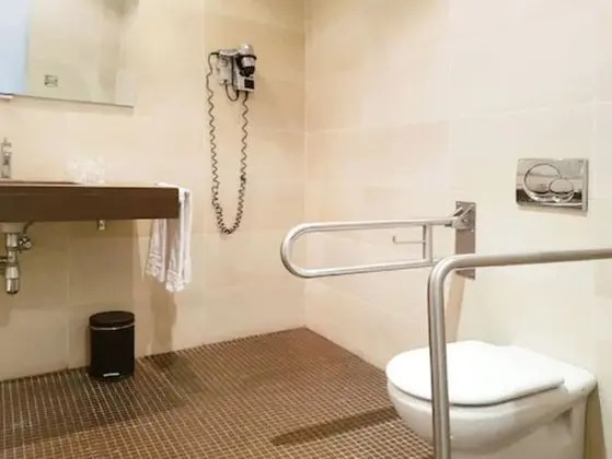Comfort Oda (cool Ramblas views twin 1 or 2 pax)