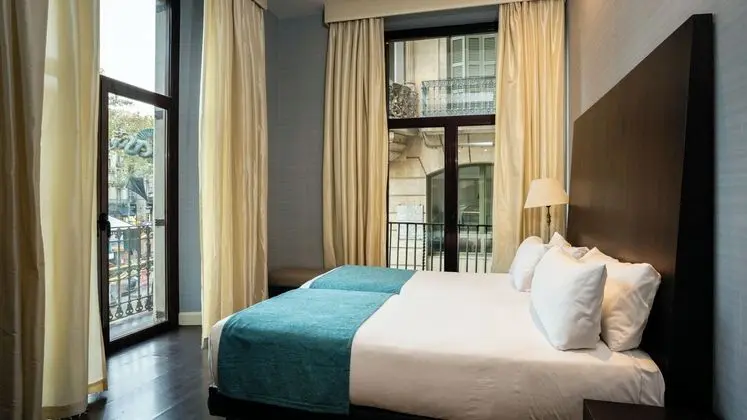 Comfort Oda (cool Ramblas views twin 1 or 2 pax)