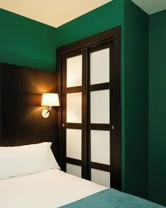 Comfort Oda (cool Ramblas views twin 1 or 2 pax)