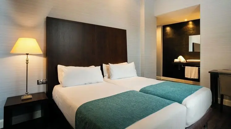 Comfort Oda (cool Ramblas views twin 1 or 2 pax)