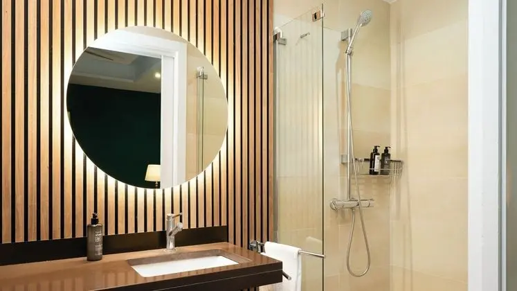 Comfort Oda (cool Ramblas views twin 1 or 2 pax)
