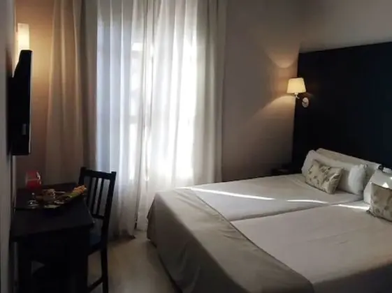 Economy Basic Twin Room (1 or 2 pax)