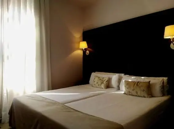 Economy Basic Twin Room (1 or 2 pax)